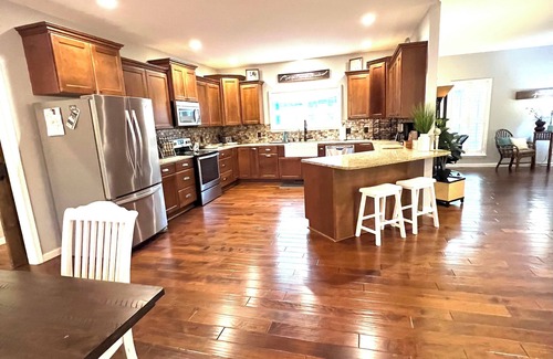 Southern Pines Casa | The Palmer Retreat on the Green-HotTub,SaltWaterPool,FirePit,Family,Events