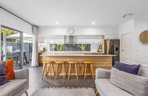 Kingscliff Casa | 'The Palms on Nautilus' - Beach house on the park & sea