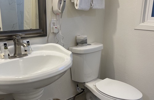 Shell Beach Hotel | The Palomar Inn