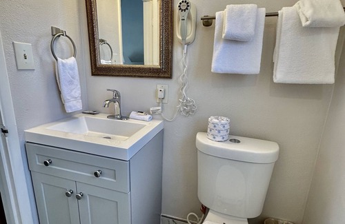 Shell Beach Hotel | The Palomar Inn