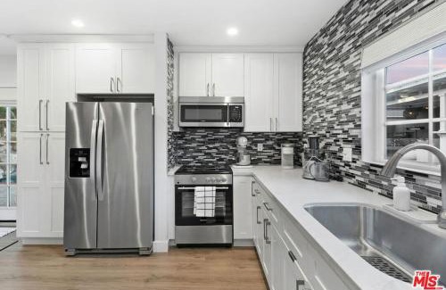 Westchester Casa | The Palomino - AMAZING Chic-Luxe, Private, Guest House - Pool, Sauna, Free Parking