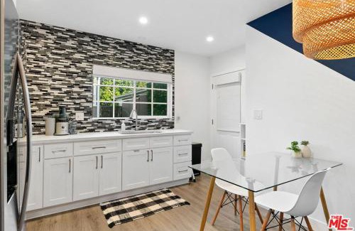 Westchester Casa | The Palomino - AMAZING Chic-Luxe, Private, Guest House - Pool, Sauna, Free Parking