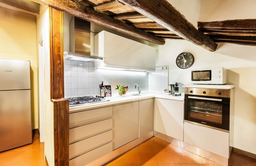 Rome City Centre Apartamento | Apto de lujo. en antiguo edificio noble - 50 metros del Panteón - Pequeña terraza
