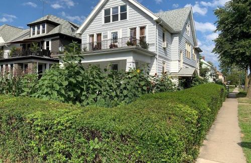 Downtown Buffalo Apartamento | The Paradise House steps from the Heart of Hertel