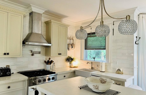 Hyde Park Casa | The Parker House Historic Country Home 14 minutes from Rhinebeck NY