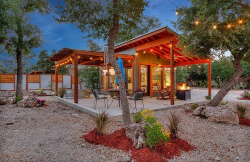 Hondo Cabina | The Patio Casita