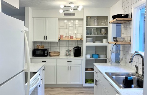 Cookeville Casa | The Peaceful Escape -by Downtown, I-40 & Lake. Wooded view