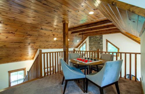 Townsend Casa | The Peaceful Perch Fireplace Community Amenities
