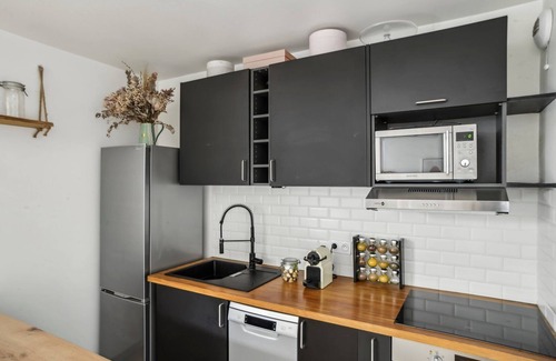 Suresnes Apartamento | The Peaceful - with terrace and private parking