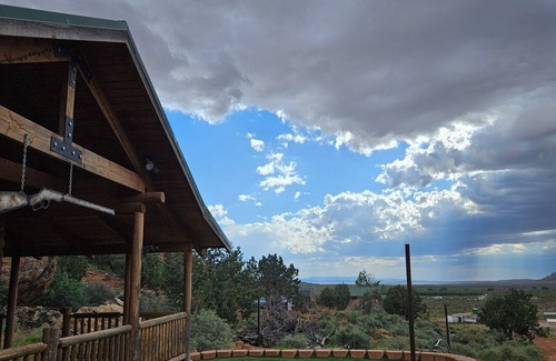Apple Valley Cabina | The Peacemaker Cabin