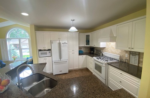 Wasaga Beach Casa | Pear Cozy Beach House
