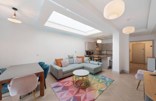 Kilburn Apartamento | The Pearl - Luxury 5* Home with Park View