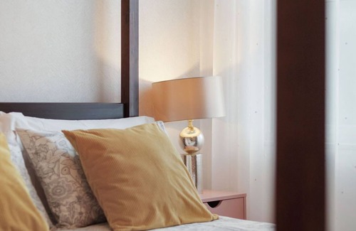 Kilburn Apartamento | The Pearl - Luxury 5* Home with Park View