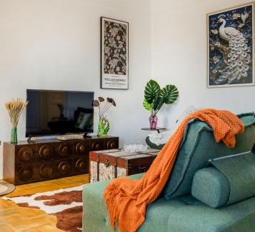 Belso-Ferencvaros Apartamento | The Pearl with the Danube and Gellert Hill View