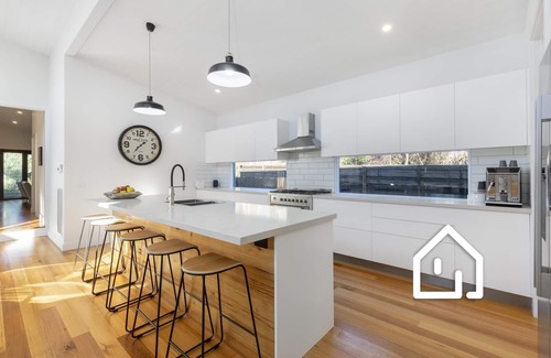 Blairgowrie Casa | The Pelican - Stylish Poolside Oasis