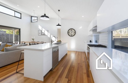 Blairgowrie Casa | The Pelican - Stylish Poolside Oasis