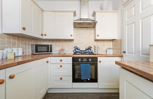 Tenby Casa | The Pennines - Close to town beach and shops