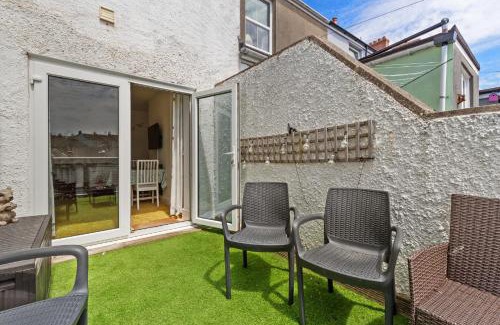 Tenby Casa | The Pennines - Close to town beach and shops