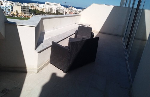 Qawra Apartamento | The pent house is 132 sq mts in Qawra Maltas largest tourist resort