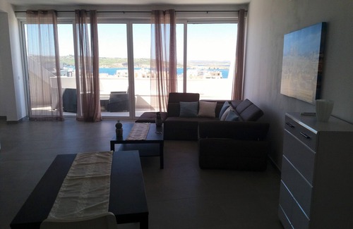 Qawra Apartamento | The pent house is 132 sq mts in Qawra Maltas largest tourist resort