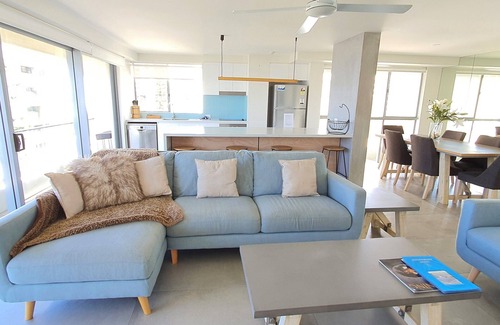 Surfers Paradise Apartamento | The Penthouse - Amazing Ocean Views, Opposite Beach & Park, Wi-Fi & Parking