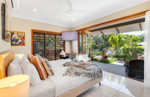Trinity Beach Casa | The Peony Isle - Luxe Lakeside Haven with Pool & Spa