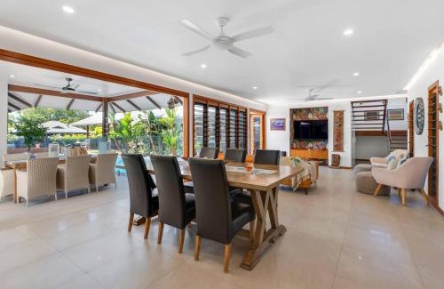 Trinity Beach Casa | The Peony Isle - Luxe Lakeside Haven with Pool & Spa