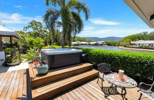 Trinity Beach Casa | The Peony Isle - Luxe Lakeside Haven with Pool & Spa