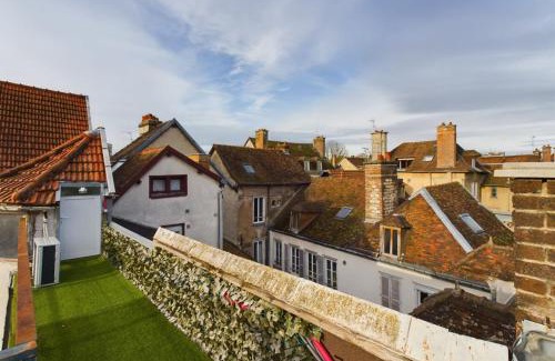 Old Town Apartamento | The Perchoir - Rooftop Terrace in Troyes