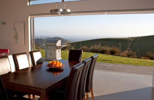 Matapouri Casa | The Perfect Degree - Sandy Bay Holiday Home