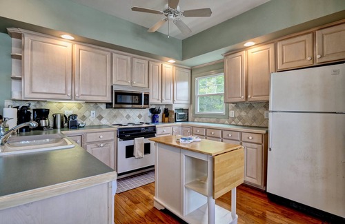 Ocean Isle Beach Cabaña | The Perfect Getaway! Dock, King Suite, Pet & Family Friendly