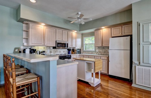 Ocean Isle Beach Cabaña | The Perfect Getaway! Dock, King Suite, Pet & Family Friendly