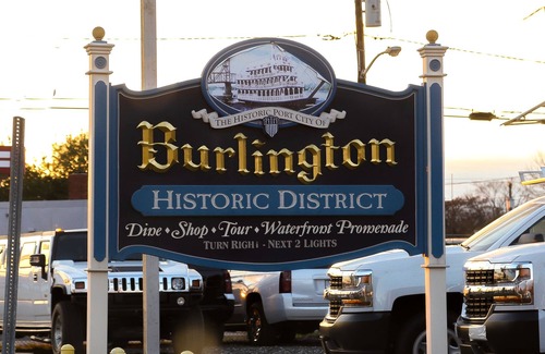 Burlington Casa | Casa de campo histórica actualizada de 1889 con un toque moderno.