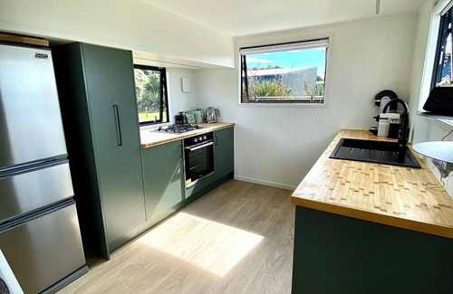 Surat Bay Cabina | The perfect Jacks Bay retreat