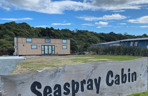 Surat Bay Cabina | The perfect Jacks Bay retreat