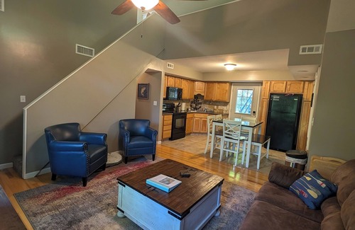 Gravois Mills Casa | The perfect lakeside get away