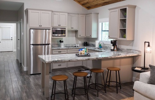 Livingston Cabina | The Perfect Retreat from you Cares and Worries, Two Creeks Crossing Resort