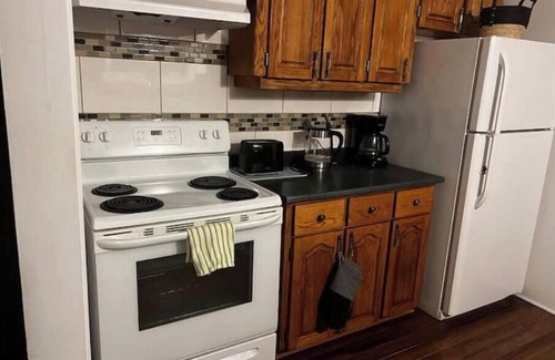 Wasaga Beach Cabaña | The perfect spot/beachfront cozy cottage