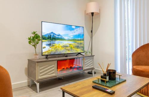 Headington Apartamento | The Phantom Apartment ideal for JR Churchill Manor Nuffield Hospitals Oxford B University 2023 built sleeps 5 people comfortably very modern 2 rooms 3 bathrooms 1 minute walk to John Radcliffe Hospital
