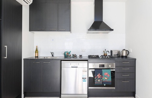 Stepneyville Casa | The Pilot House - Nelson Waterfront Holiday Home!