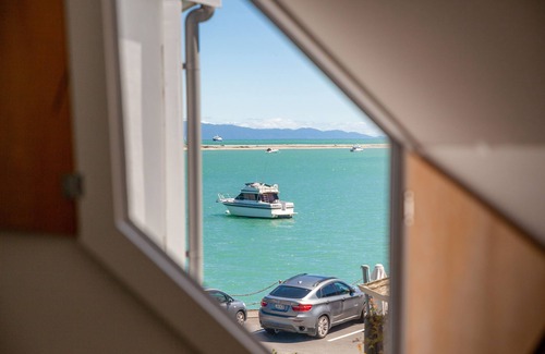Stepneyville Casa | The Pilot House - Nelson Waterfront Holiday Home!