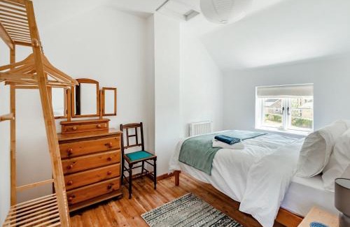 Cambridge Casa | The Pink Cottage