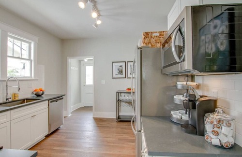 Historic Waverly Casa | The Pink Door - 8th Ave Beauty - Stunning & Fresh