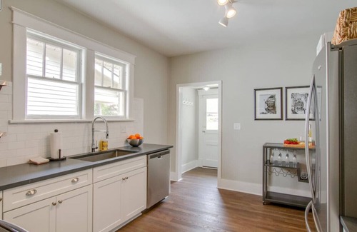 Historic Waverly Casa | The Pink Door - 8th Ave Beauty - Stunning & Fresh