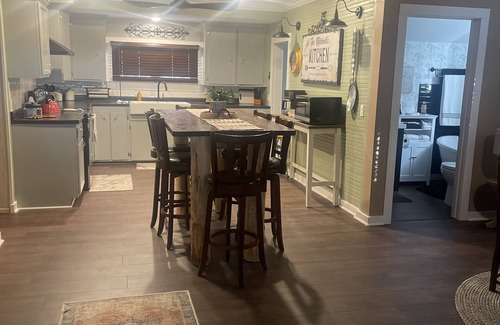 Wellfleet Casa | The Pink House - Charming, fully renovated, quiet getaway