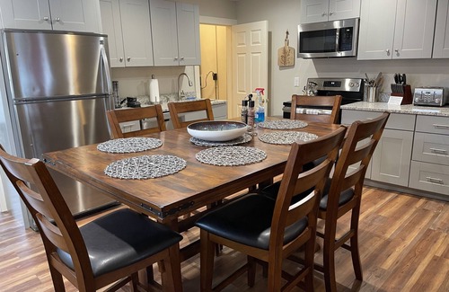 Hampton Apartamento | The Pink House on L Street -aka/KEY EAST!!!