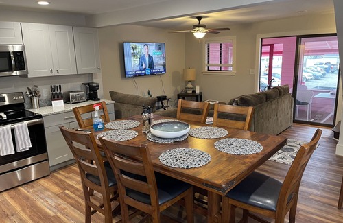 Hampton Apartamento | The Pink House on L Street -aka/KEY EAST!!!