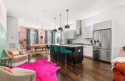 Eighth Avenue Casa | The Pink Jukebox: A Feminine & Funky Escape