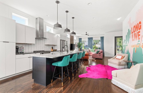 Eighth Avenue Casa | The Pink Jukebox: A Feminine & Funky Escape