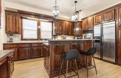 Hanover Place Casa | Stunning Midtown Beauty + Private Parking!